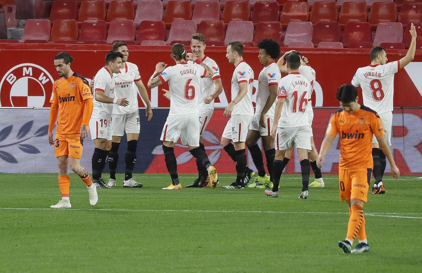 Las mejores imágenes del partido entre el Sevilla F.C. y el Valencia C.F.