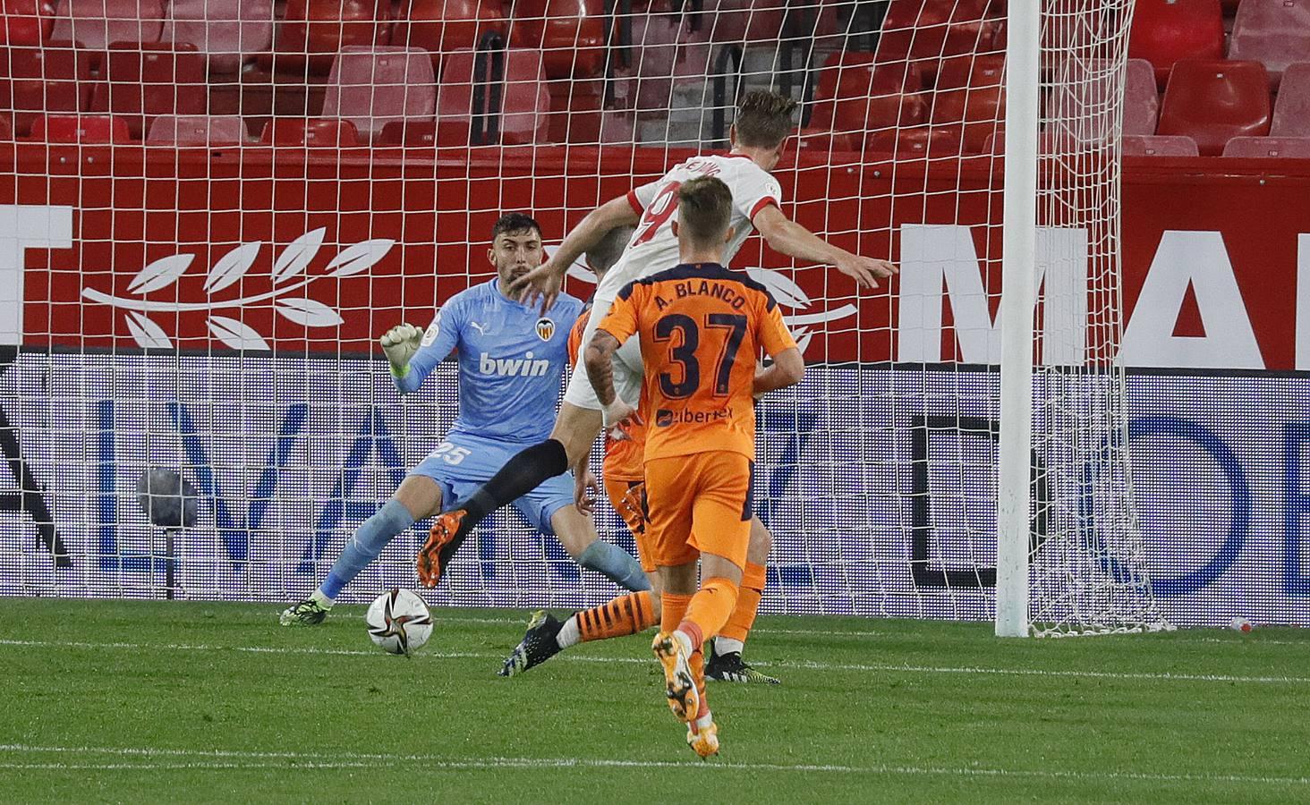 Las mejores imágenes del partido entre el Sevilla F.C. y el Valencia C.F.