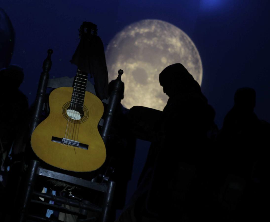 'Los Hippytanos', de Antonio Martín, dedicó una copla a Paco de Lucía pocas horas después de su muerte (2014)