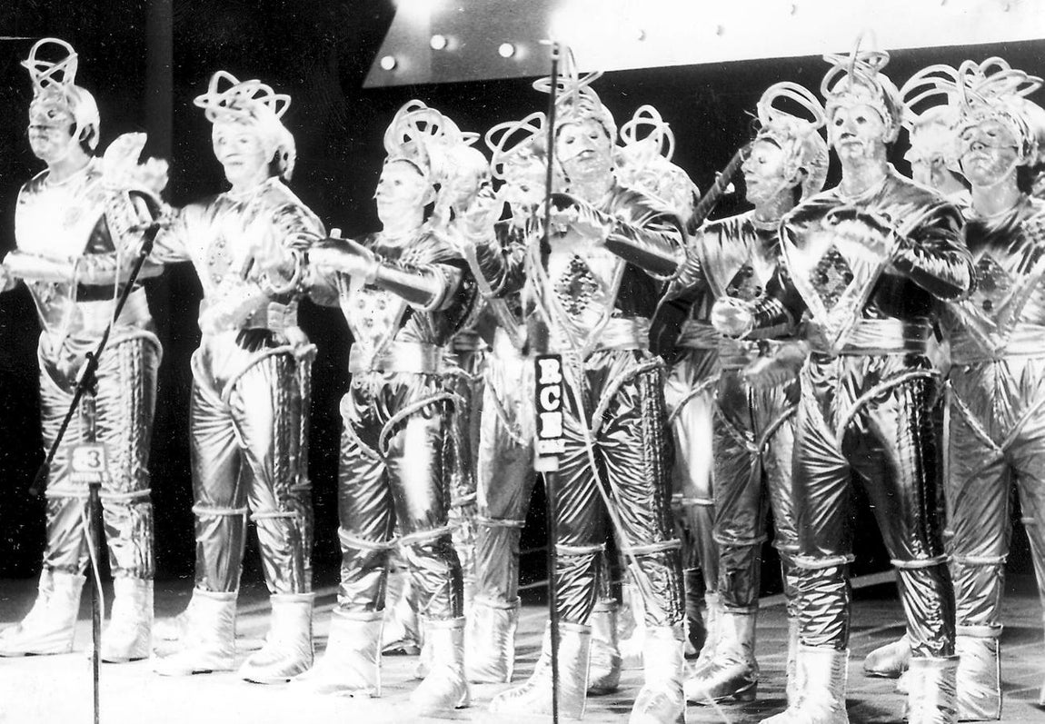 'Robots', revolucionaria comparsa de Joaquín Quiñones, con música de Aurelio del Real(1983)