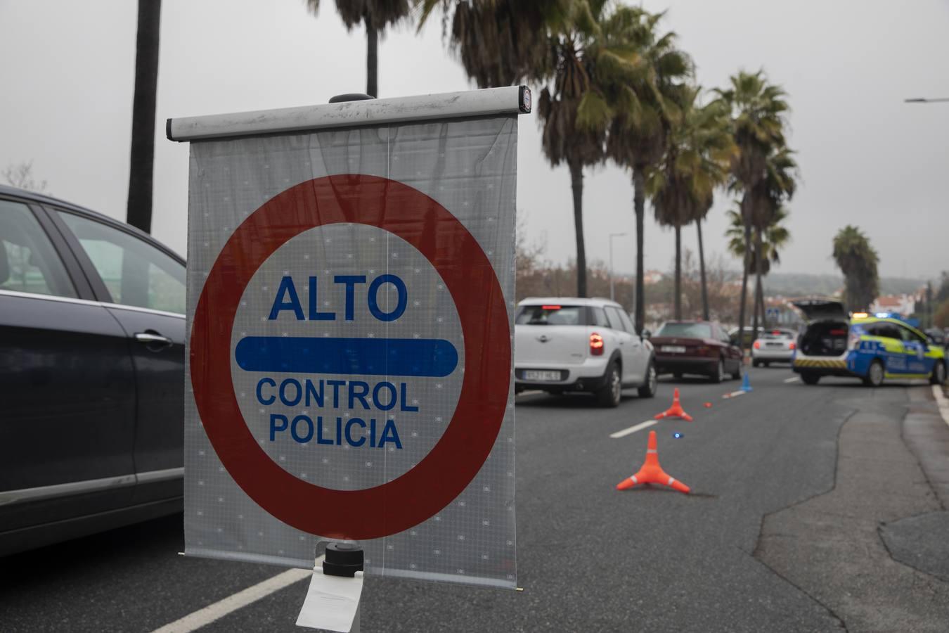 Se intensifican los controles policiales en Sevilla para evitar la movilidad