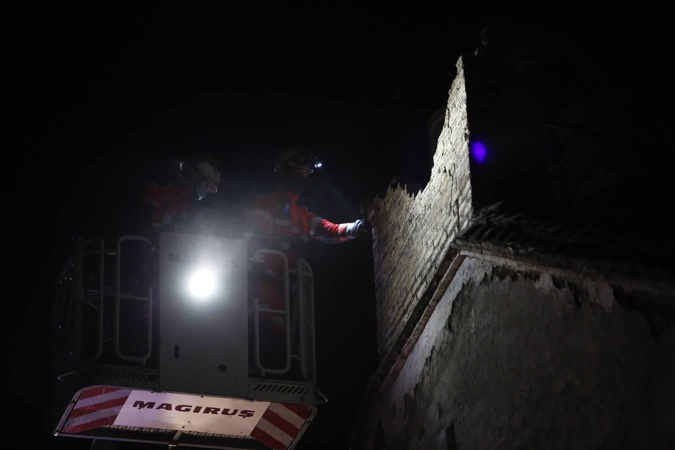 En imágenes, otra noche temblando en Granada por los terremotos