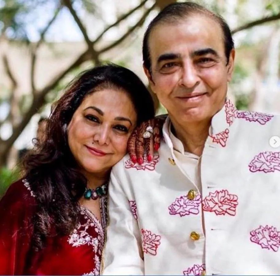 Anil Ambani. El empresario indio y uno de los hombres más ricos de su país le regaló a su mujer Tina un yate de lujo por valor de 85 millones de dólares. El barco lleva el nombre de Tian (combinando las dos primeras letras de los nombres de Tina y Anil)