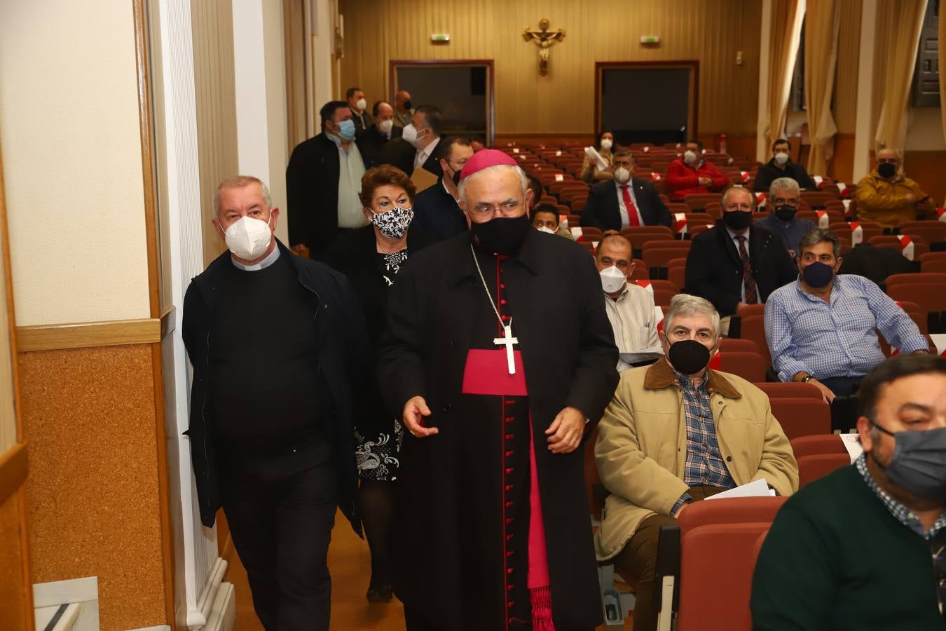 En imágenes, la asamblea de las hermandades y cofradías de Córdoba