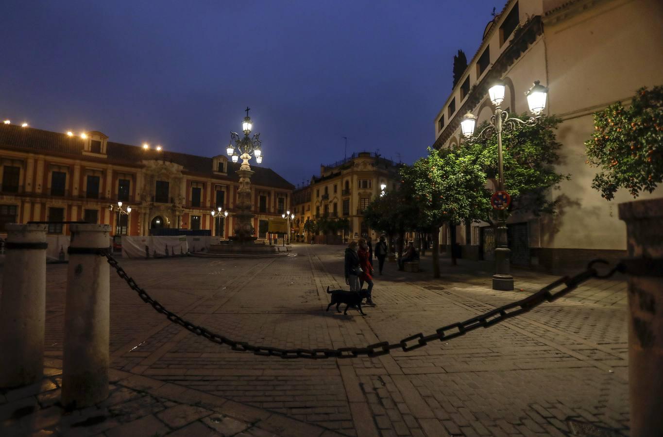 En Imágenes, el Ayuntamiento defiende la iluminación de la calle Mateos Gago