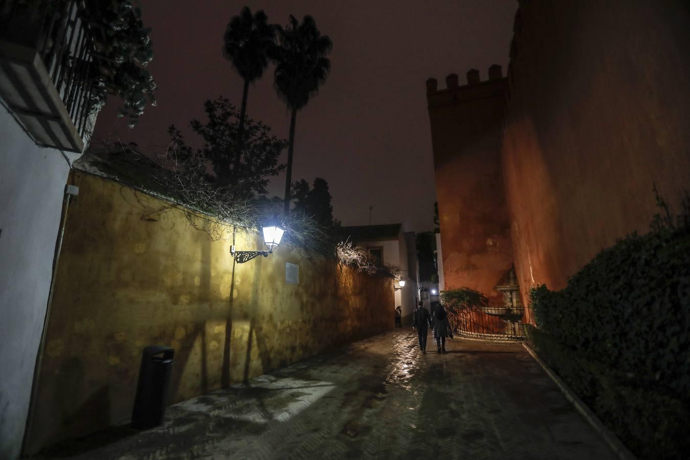 En Imágenes, el Ayuntamiento defiende la iluminación de la calle Mateos Gago