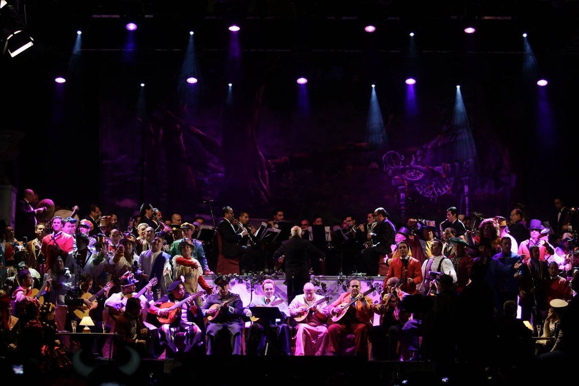 El pregón de Julio Pardo fue un hmoenaje al tango y a todos los coristas, rivales y amigos