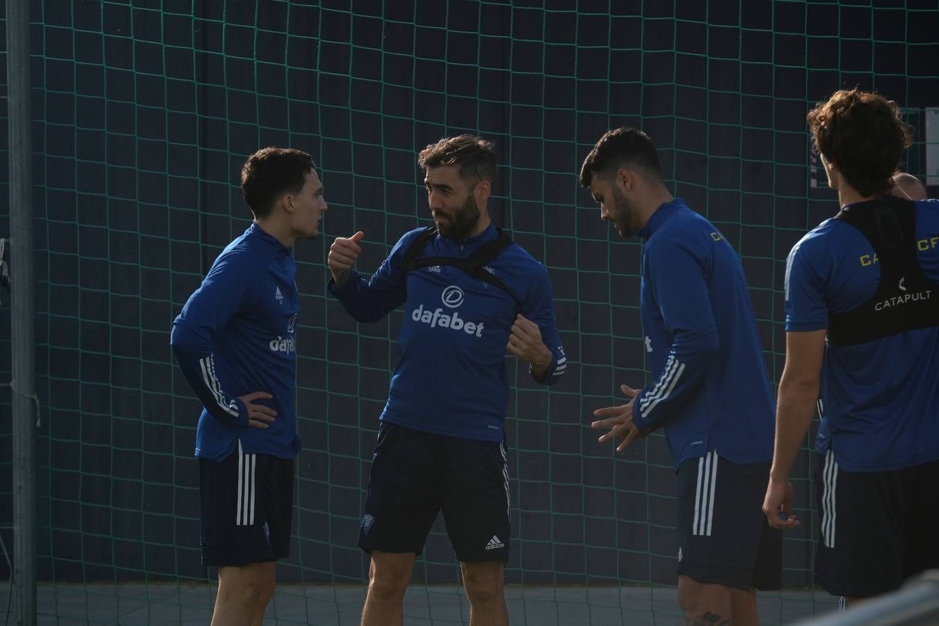 FOTOS: El Cádiz CF ya entrena con sus dos nuevos refuerzos