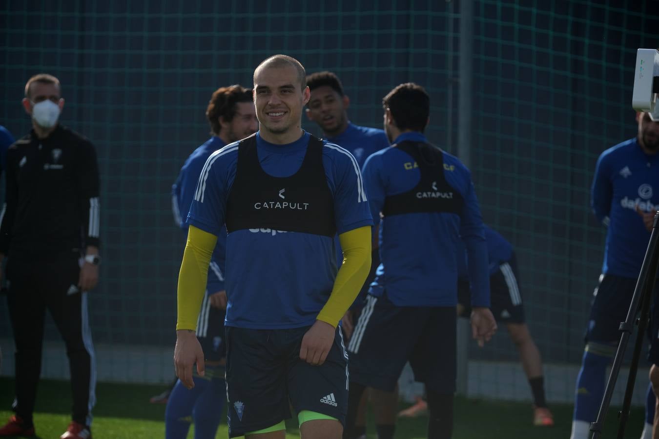 FOTOS: El Cádiz CF ya entrena con sus dos nuevos refuerzos