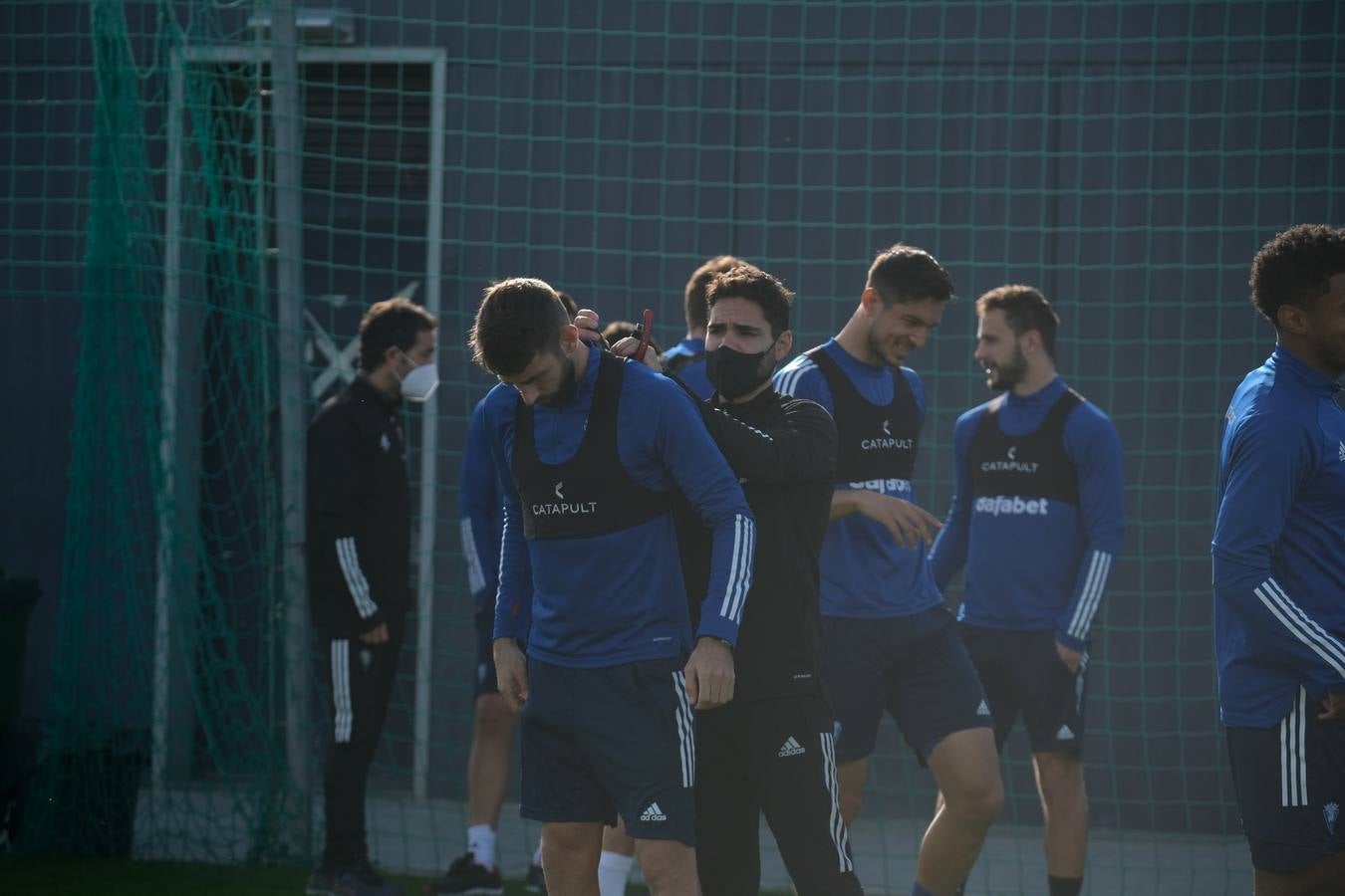 FOTOS: El Cádiz CF ya entrena con sus dos nuevos refuerzos