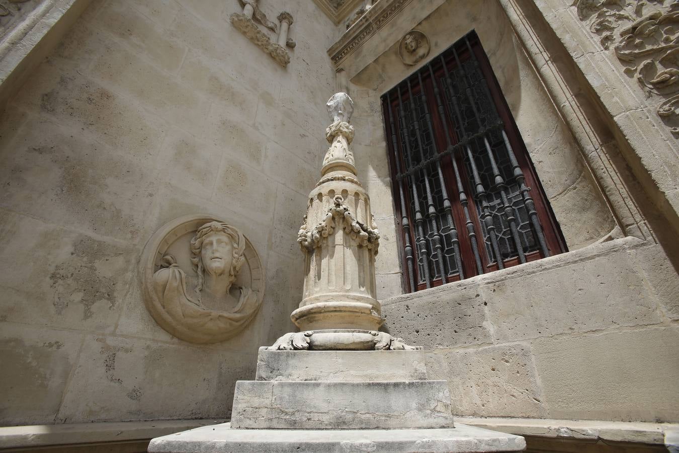 Fotogalería: Ataques al patrimonio en Sevilla