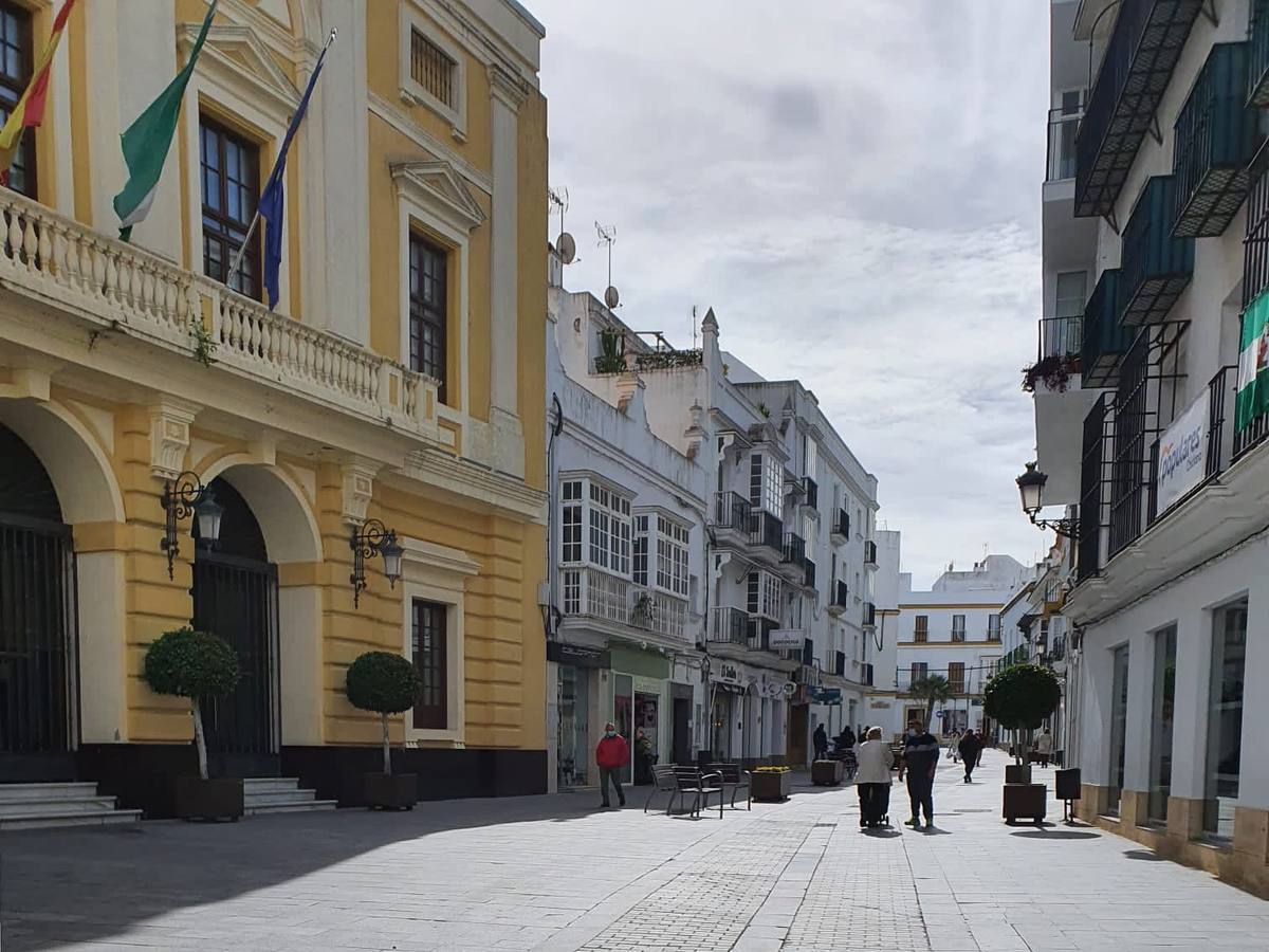 FOTOS: Chiclana tiene que cerrar su comercio no esencial por la pandemia