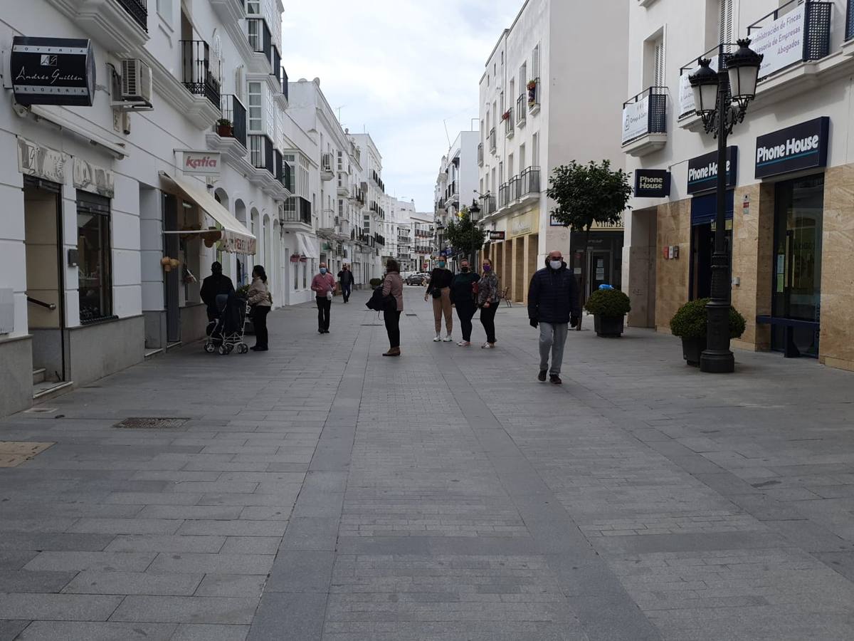 FOTOS: Chiclana tiene que cerrar su comercio no esencial por la pandemia