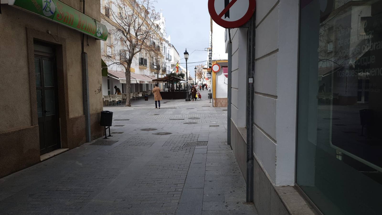 FOTOS: Chiclana tiene que cerrar su comercio no esencial por la pandemia