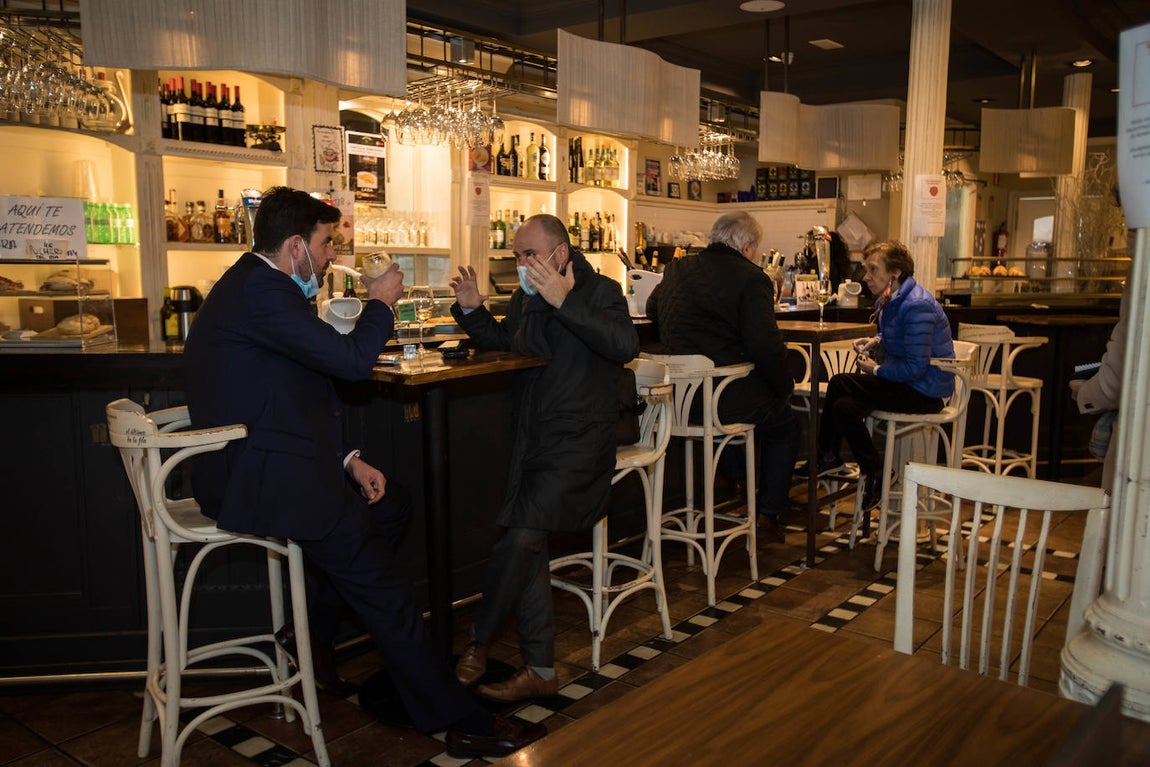 En imágenes: el día 1 de los bares vascos tras recibir el visto bueno de la Justicia