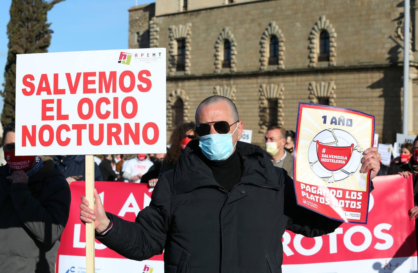 La protesta de los hosteleros en Toledo, en imágenes