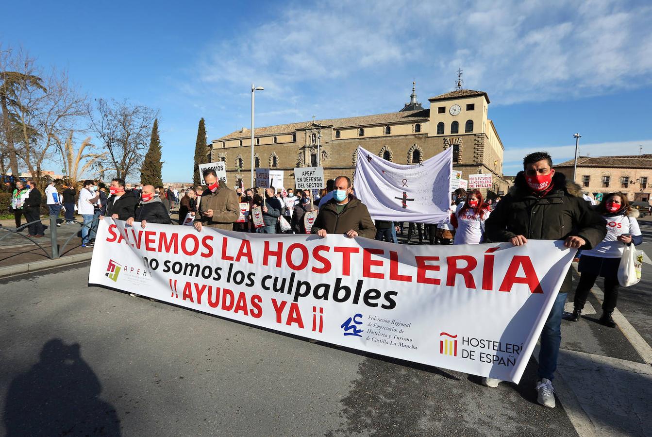 La protesta de los hosteleros en Toledo, en imágenes