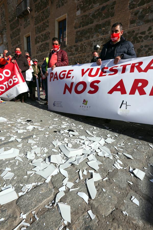 La protesta de los hosteleros en Toledo, en imágenes