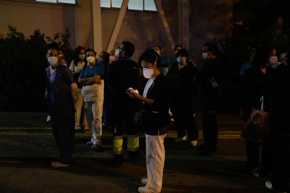FOTOS: Así ha sido el incendio en el hospital Puerta del Mar de Cádiz