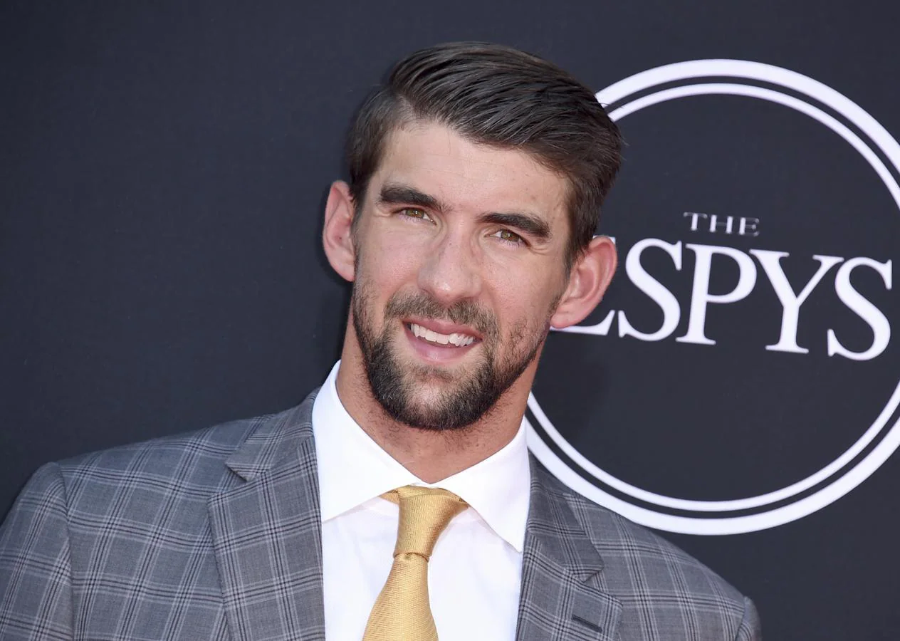 El nadador estadounidense Michael Phelps se declaró culpable de conducir borracho en 2014. Circulaba a 135 kilómetros por hora en una zona de Baltimore en la que la velocidad estaba limitada a 70. 
