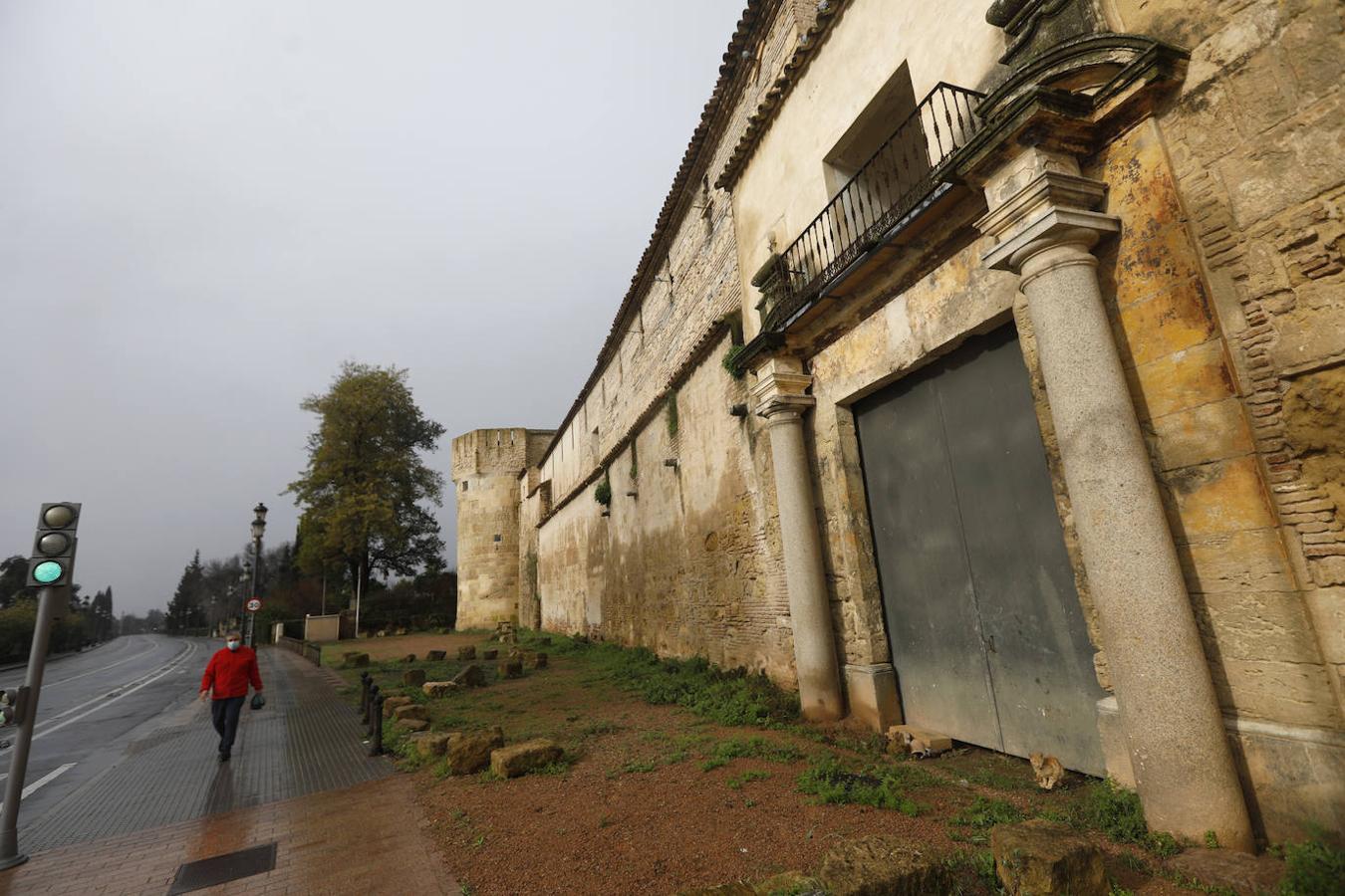 Luces y sombras de torres, puertas y patrimonio de Córdoba, en imágenes