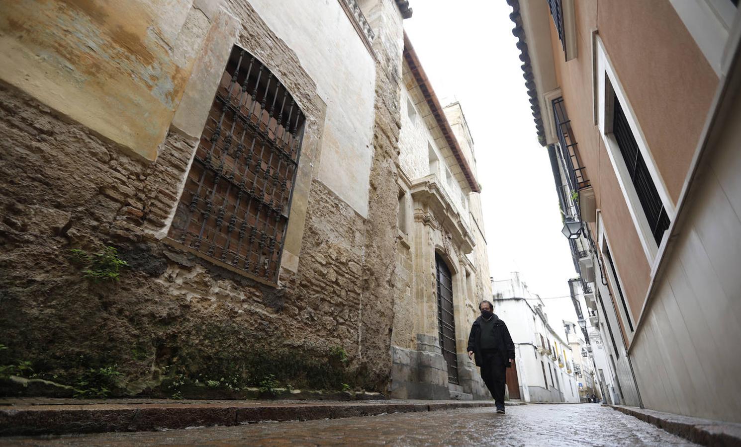 Luces y sombras de torres, puertas y patrimonio de Córdoba, en imágenes