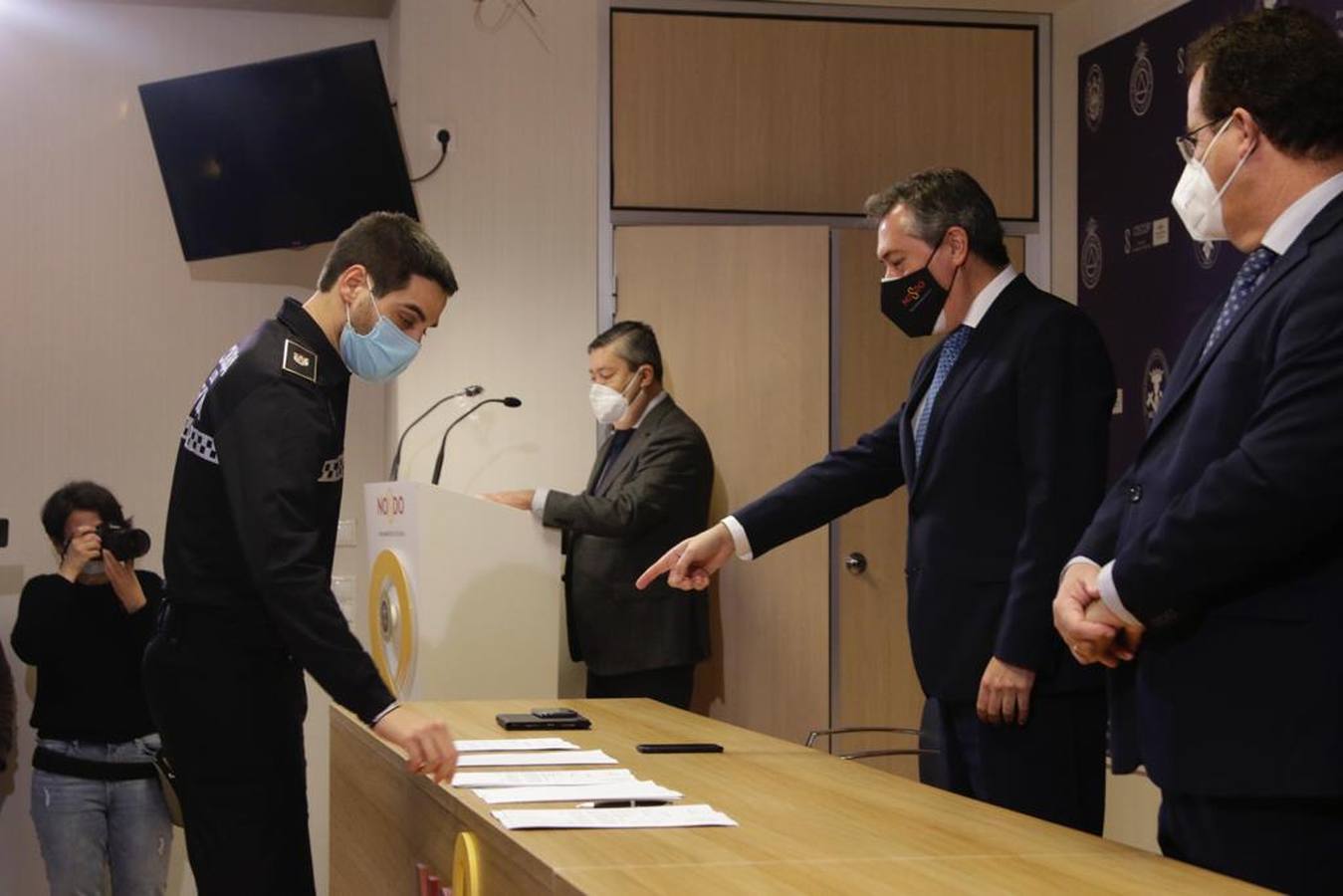 Fotogalería: Toma de posesión de los nuevos agentes de la Policía Local de Sevilla