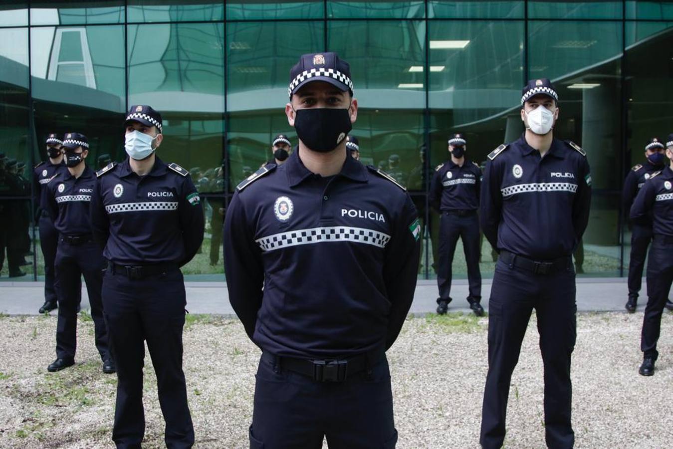 Fotogalería: Toma de posesión de los nuevos agentes de la Policía Local de Sevilla