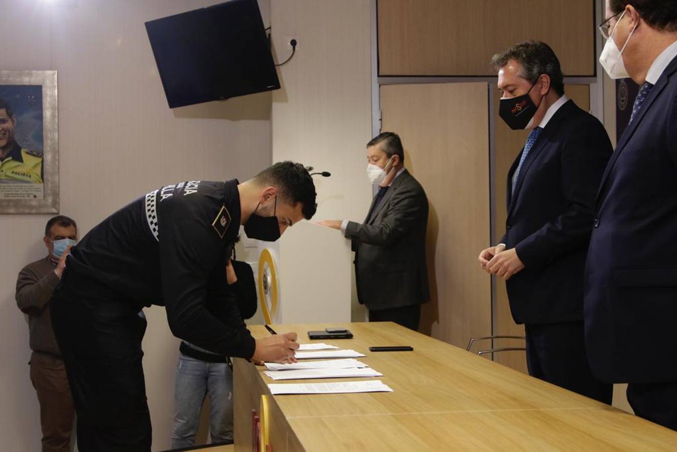 Fotogalería: Toma de posesión de los nuevos agentes de la Policía Local de Sevilla