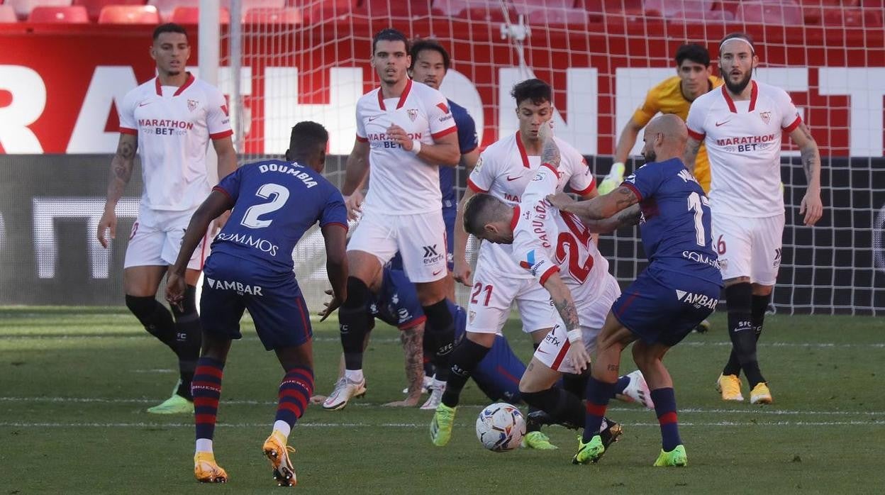 Las mejores imágenes del partido entre el Sevilla F.C. y el Huesca