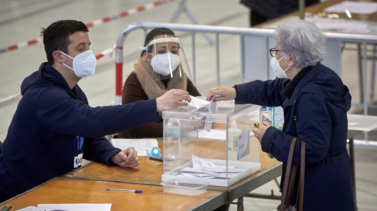 Elecciones Catalanas 2021: las atípicas imágenes que deja el 14-F