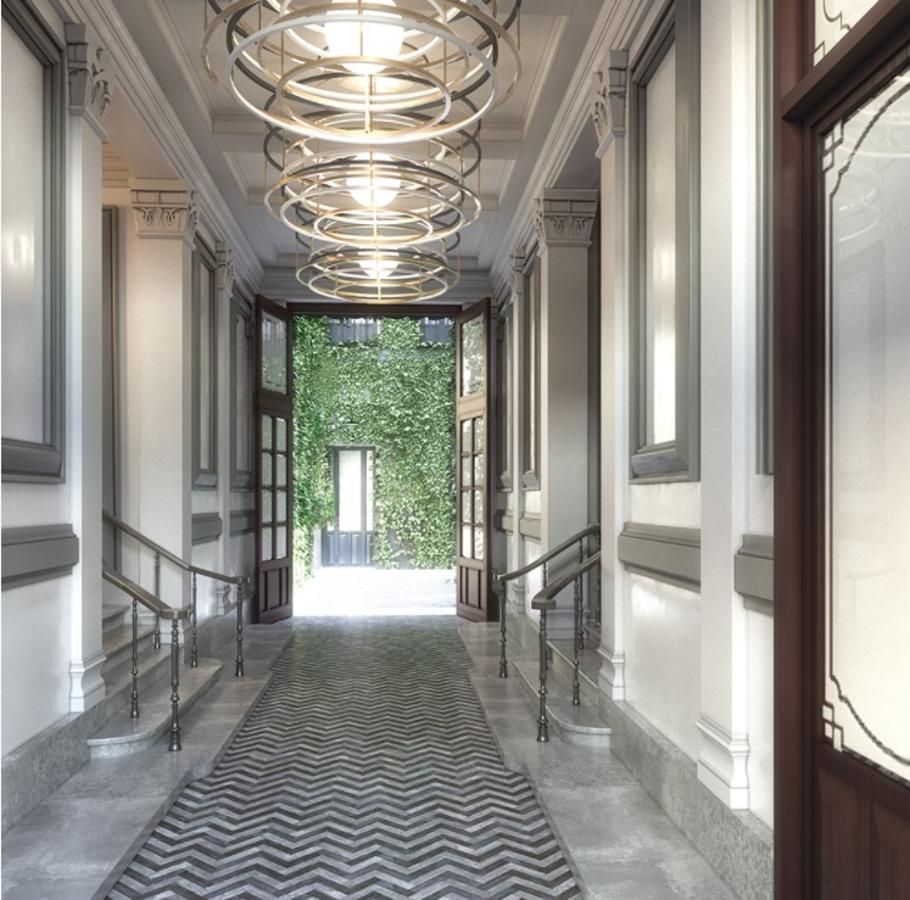 El nuevo apartamento de Marta Ortega en Madrid. El histórico edificio, denominado Mabel Villa de París, ha sido rehabilitado recientemente y consta de 11 apartamentos de ultra lujo distribuidos en 5 plantas con 10 balcones cada una.