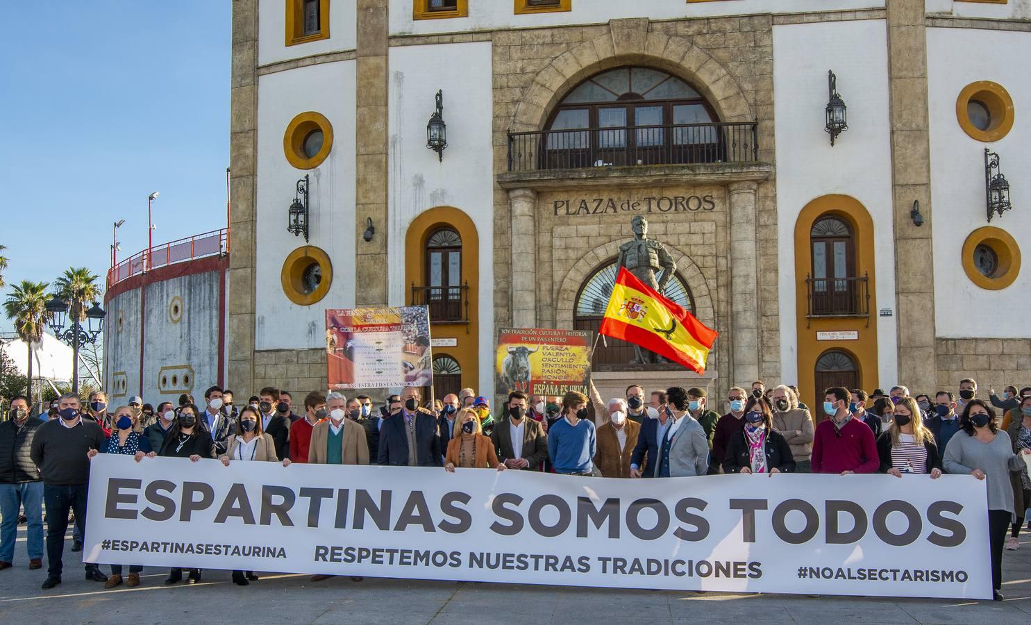 Protesta en Espartinas en defensa de la tauromaquia, en imágenes