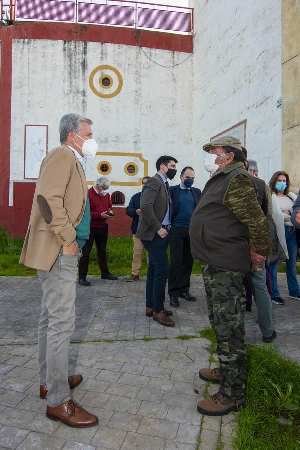 Protesta en Espartinas en defensa de la tauromaquia, en imágenes