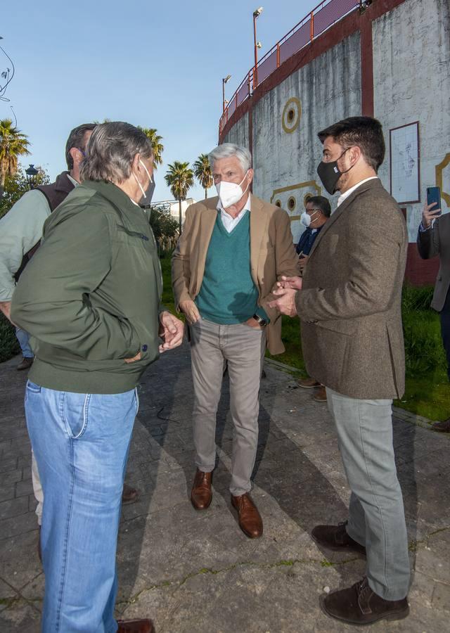 Protesta en Espartinas en defensa de la tauromaquia, en imágenes