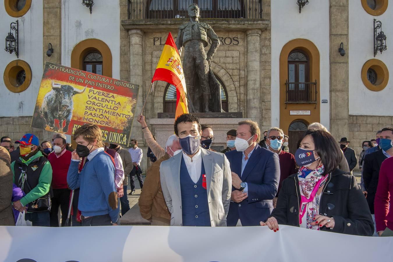 Protesta en Espartinas en defensa de la tauromaquia, en imágenes