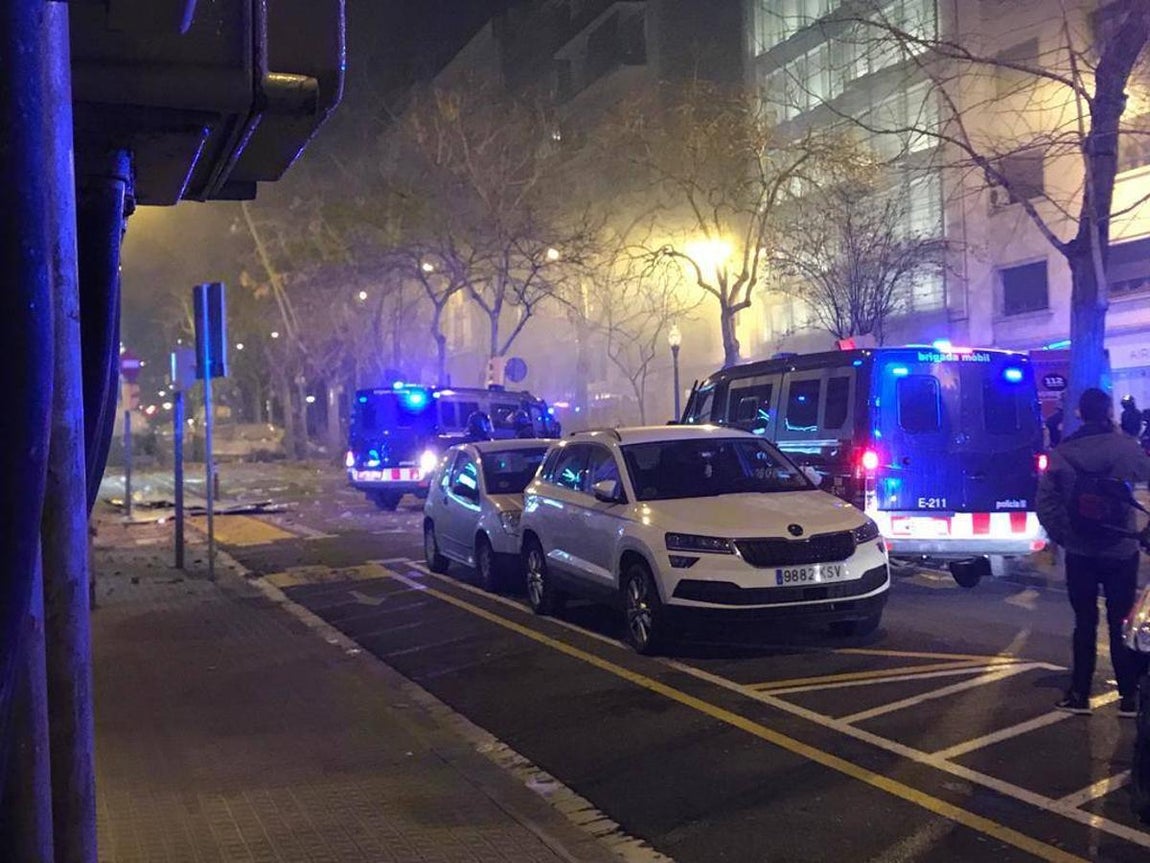 En imágenes: violencia y disturbios en Barcelona en una manifestación en contra de la entrada en prisión de Pablo Hasel
