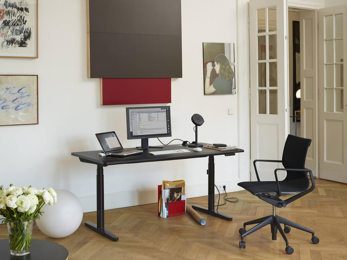 Modelo negro de Vitra (desde 2.540€).. 