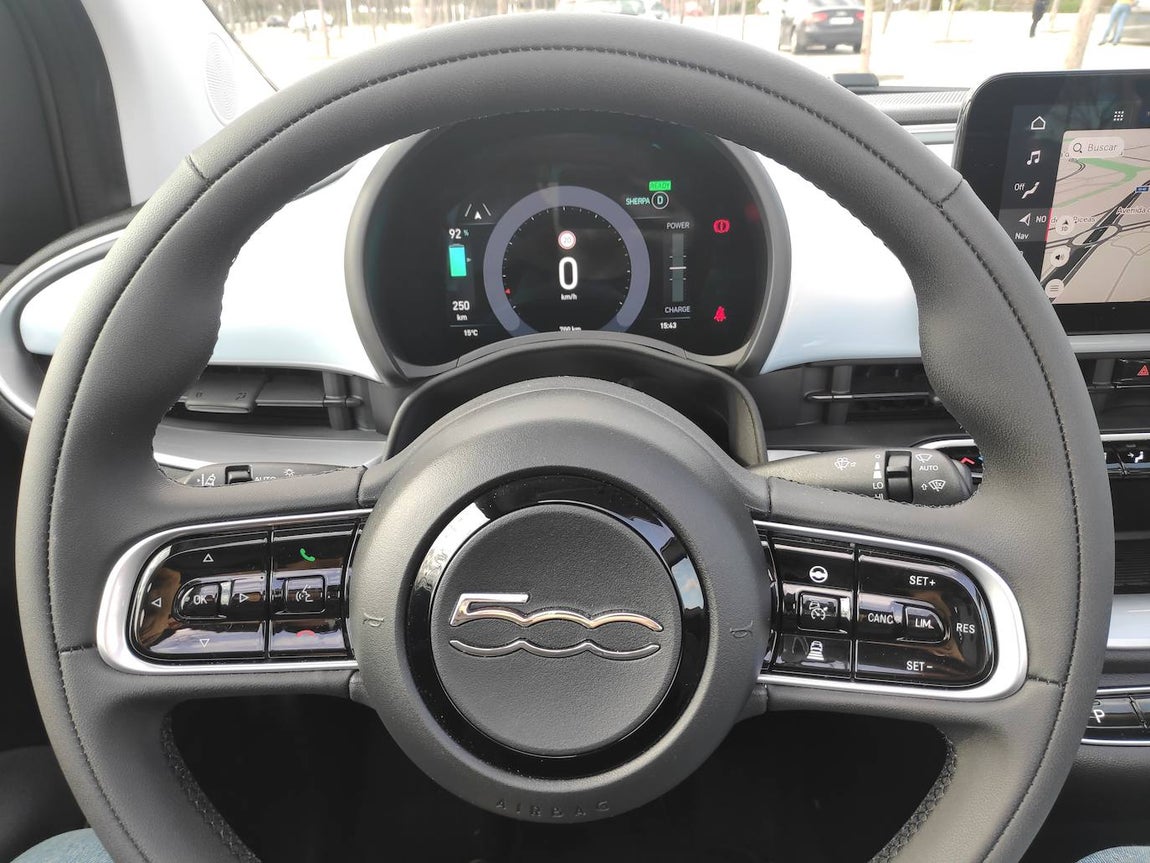 Fotogalería: Fiat 500 e, eléctrico y urbano, a prueba