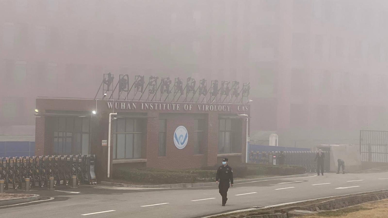 Otro de los lugares visitados fue el polémico Instituto de Virología de Wuhan, en el punto de mira de algunas teorías de la conspiración. 