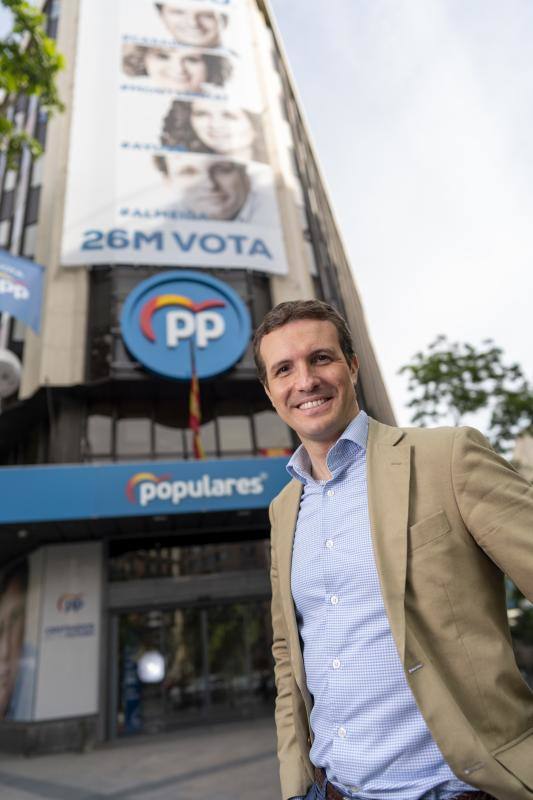 Casado, en 2019. El presidente del Partido Popular, Pablo Casado, frente a la sede durante la campaña electoral de las autonómicas y municipales de 2019.