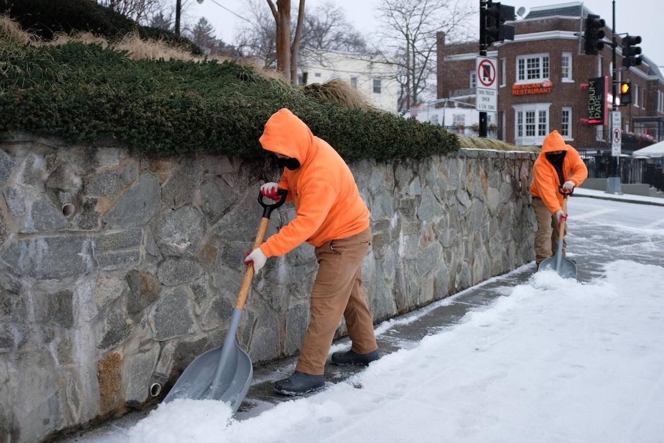 Así, en Kansas City se ha informado este lunes de -35ºC, el mínimo histórico desde 1989. También se han registrado mínimos en ciudades como Dallas, San Antonio o Austin, en Texas.. 