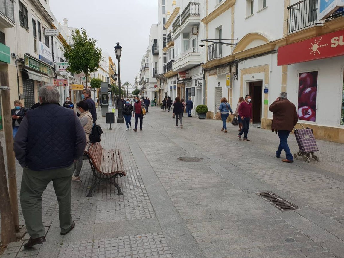 Fotos: Chiclana recupera su actividad comercial tras dos semanas de parón