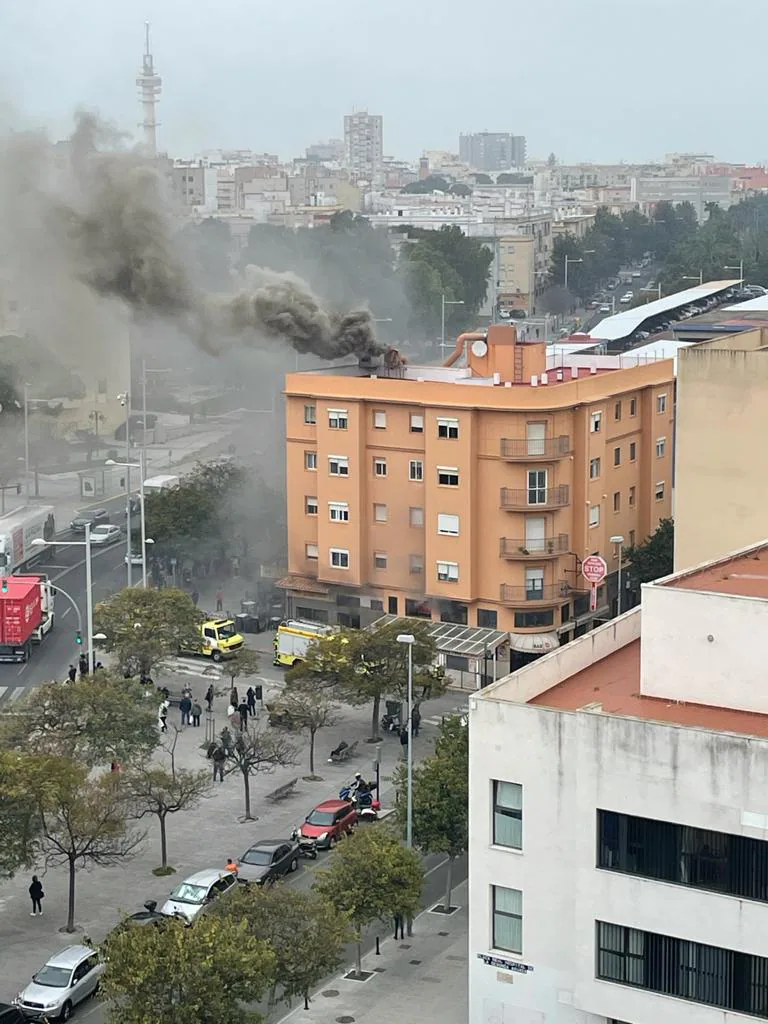 Incendio en la cocina de un bar en Segunda Aguada en Cádiz