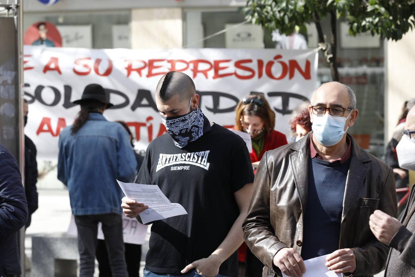 La concentración por la libertad del rapero Pablo Hasel en el Bulevar, en imágenes