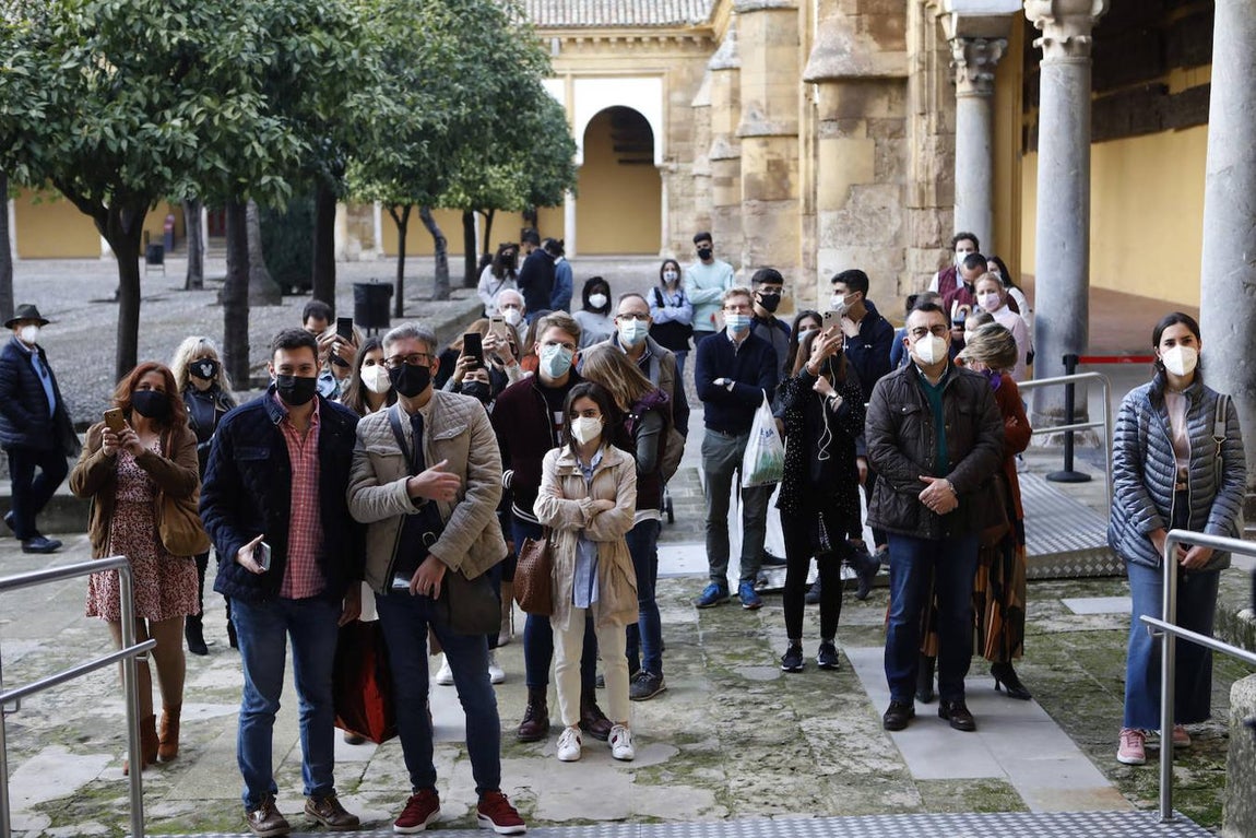 El Vía Crucis de las cofradías de Córdoba, en imágenes