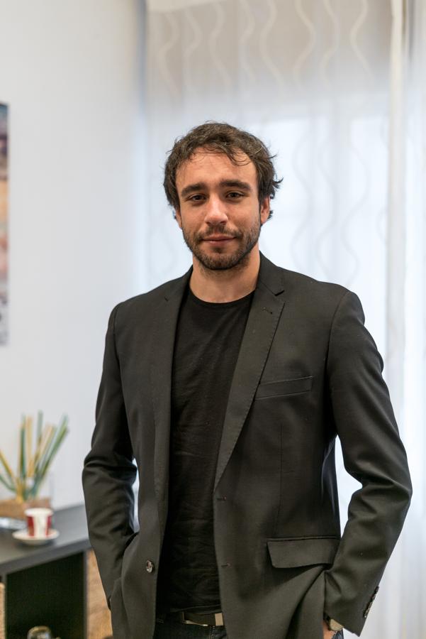 Jesús Matos, para entender mejor las emociones. Jesús Matos es Máster en psicología clínica y de la salud (UCM) y en Psicología Legal y Forense (European Foundation of Psichology). Dirige el equipo de psicólogos de «En equilibrio mental». Es autor del libro «Buenos días, Alegría» (Zenith), director de la web enequilibriomental.net, colaborador de medios científicos especializados y ponente en numerosos congresos nacionales e internacionales. Ha colaborado en ABC Bienestar con la<a href="https://www.abc.es/bienestar/psicologia-sexo/psicologia/abci-guia-para-entender-emociones-no-buenas-o-malas-sino-necesarias-202102080112_noticia.html"> guía para entender las emociones</a>.