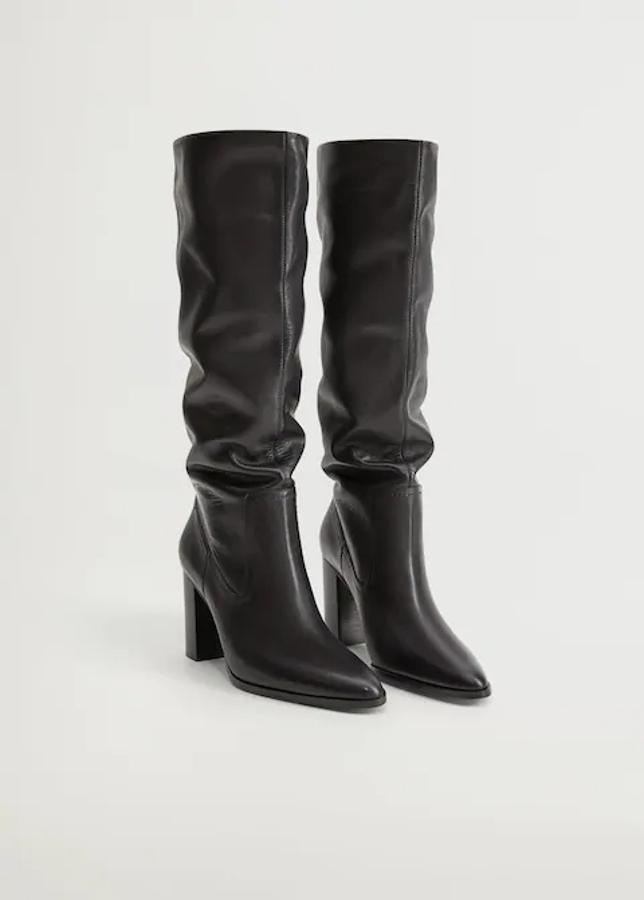 Botas de piel de caña alta en color negro de Mango (precio: 79,99€ / antes: 119,99€)