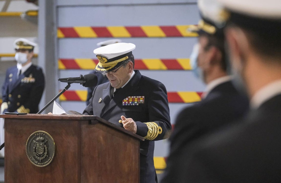 En imágenes: La toma de posesión del nuevo Almirante de la Flota a bordo del Juan Carlos I