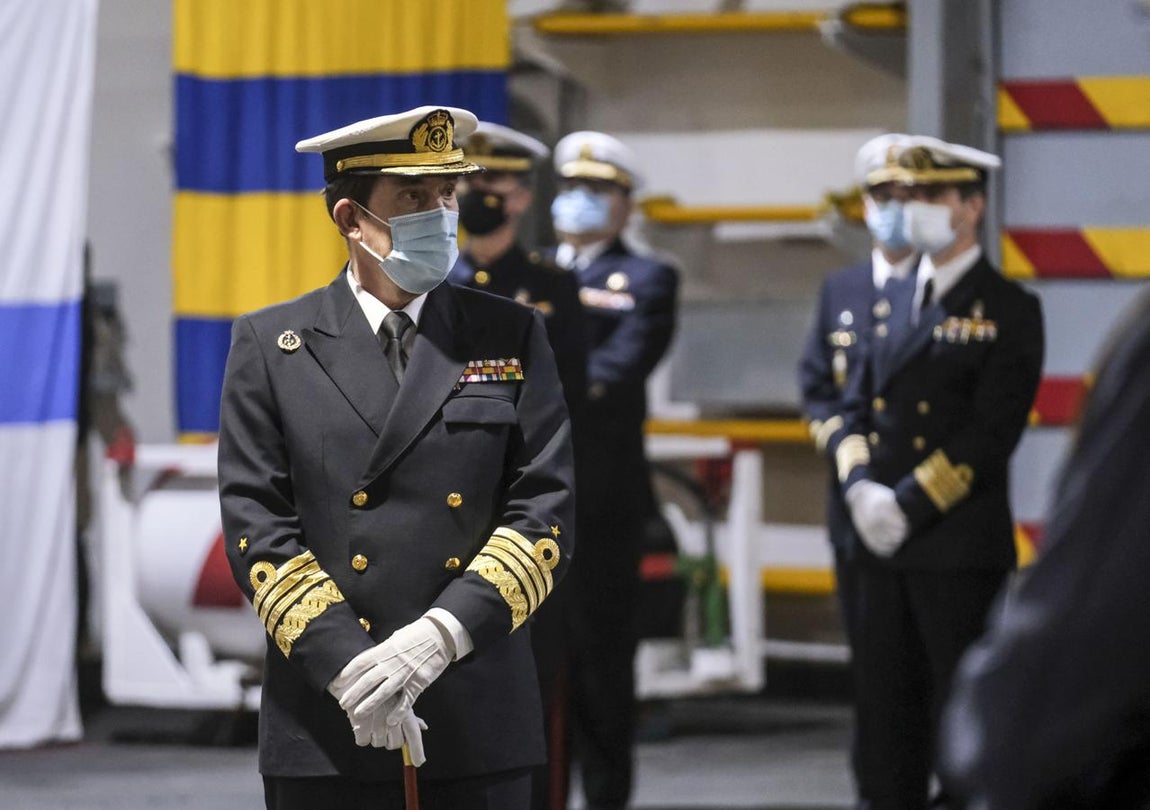 En imágenes: La toma de posesión del nuevo Almirante de la Flota a bordo del Juan Carlos I